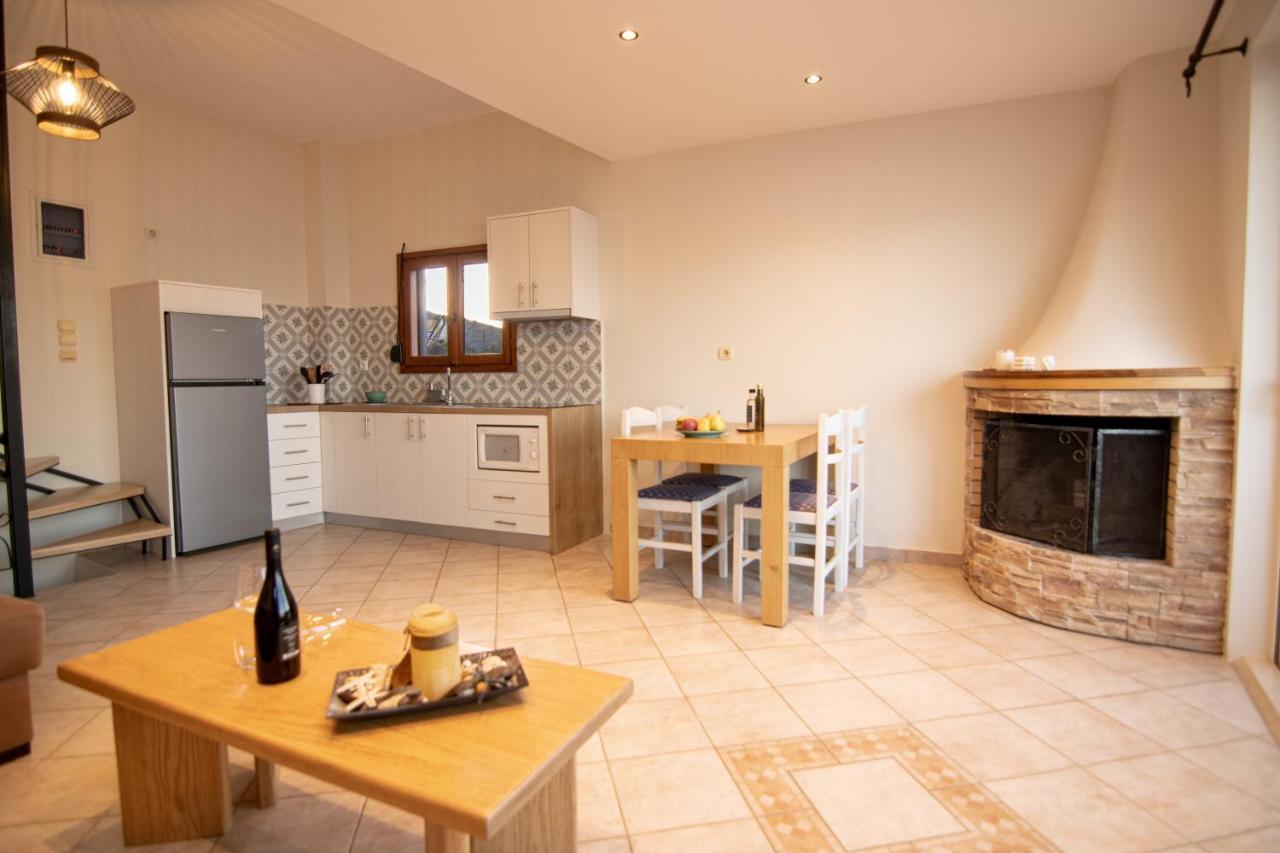 The Island House - Family Size Apt - Overlooking The Aegean - 3 Steps From The Beach Mokhlos Exteriör bild