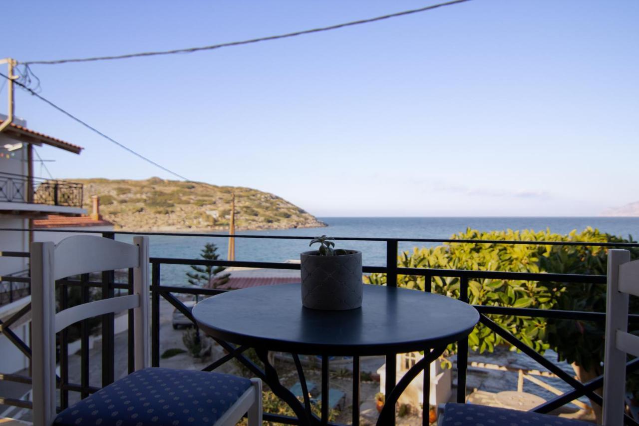 The Island House - Family Size Apt - Overlooking The Aegean - 3 Steps From The Beach Mokhlos Exteriör bild