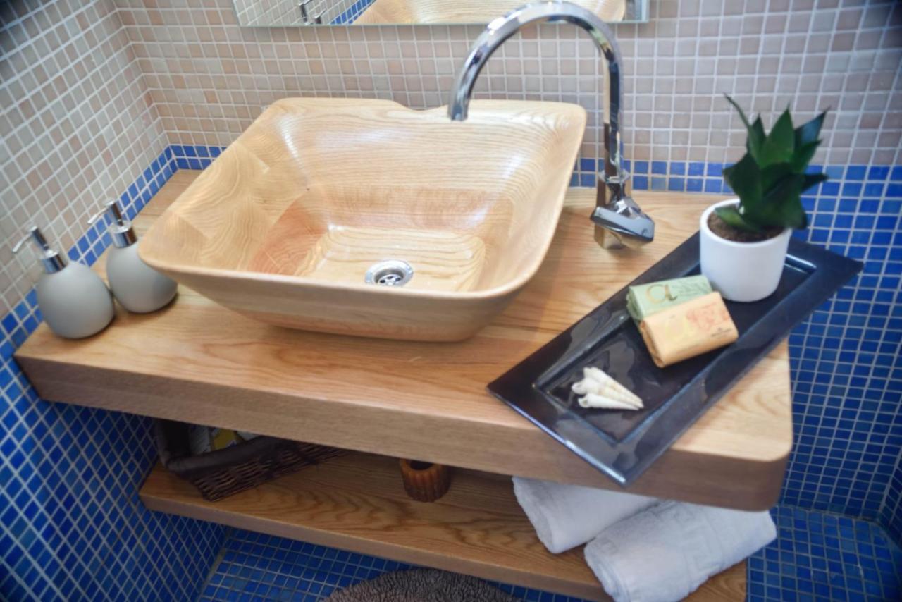 The Island House - Family Size Apt - Overlooking The Aegean - 3 Steps From The Beach Mokhlos Exteriör bild
