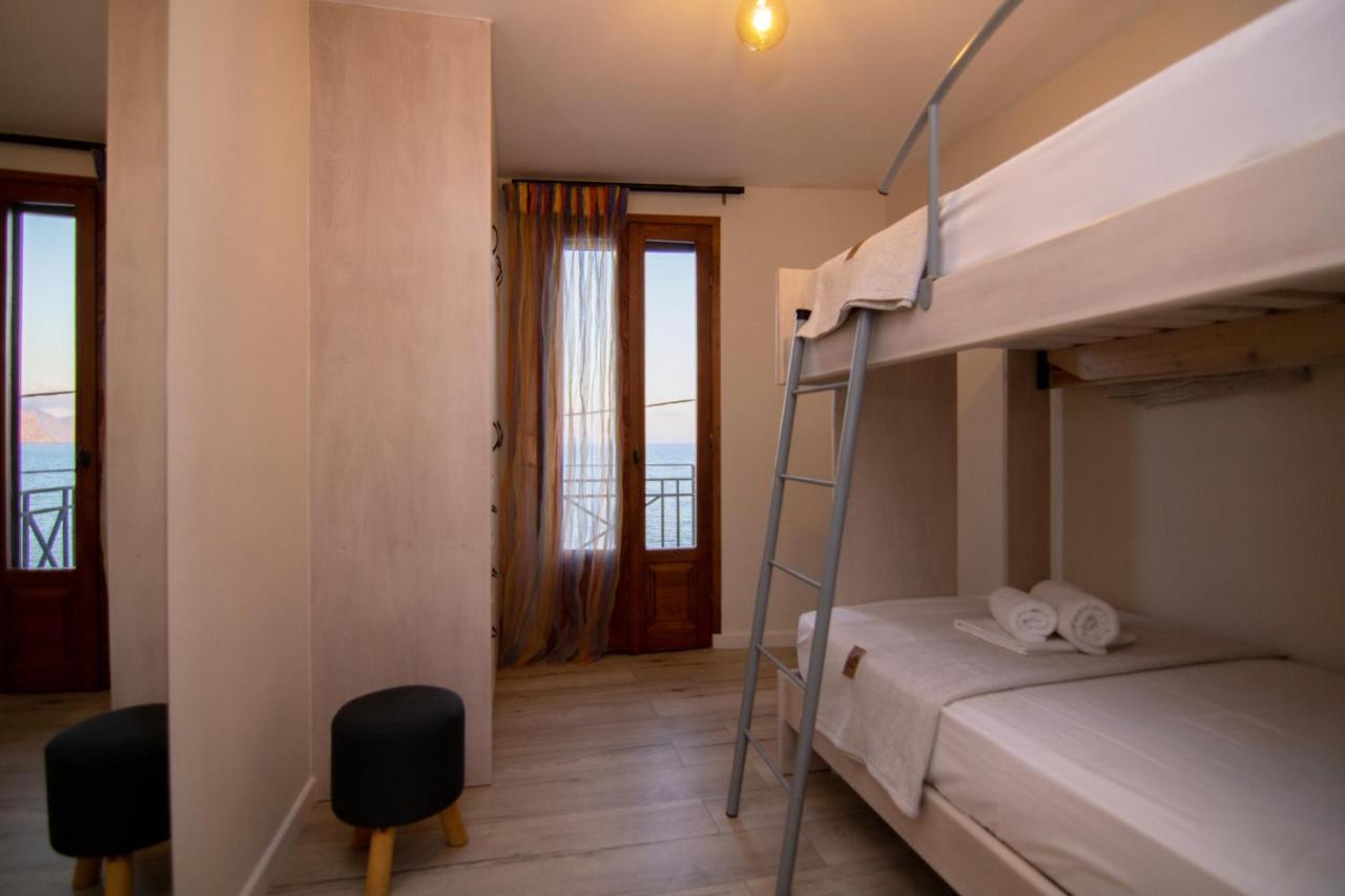 The Island House - Family Size Apt - Overlooking The Aegean - 3 Steps From The Beach Mokhlos Exteriör bild